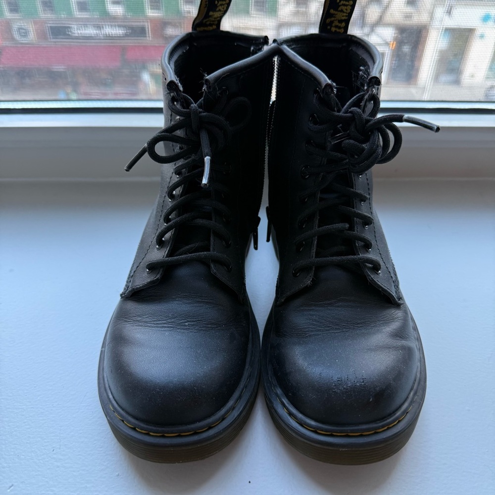Dr. Martens Black Leather girls  Boots